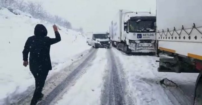 Tem’de Kalan Araçları, Vatandaşlar Kendi Çabalarıyla Kurtardı