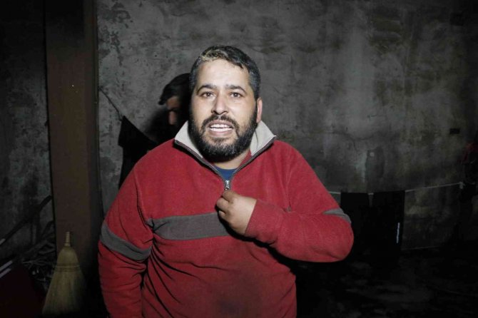 Üst Kattaki Daireyi Yağmalayıp, Alt Katı Çocuklar İçerdeyken Ateşe Verdiler
