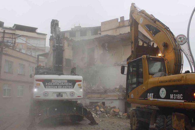 Giresun Belediyesi, Şehir Girişindeki Çalışmalarını Sürdürüyor