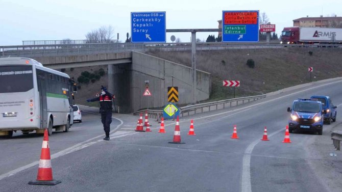 Çorlu’dan İ̇stanbul’a Araç Geçişine İzin Verilmiyor