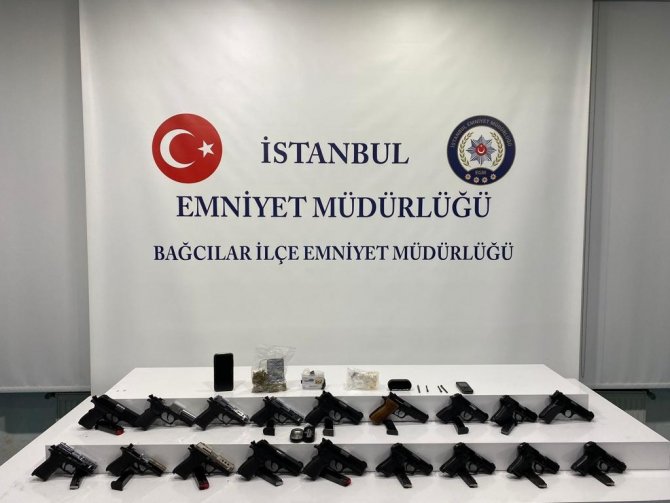 Bağcılar Ve Eyüpsultan’da Kaçak Silah Operasyonu: 16 Tabanca Ele Geçirildi