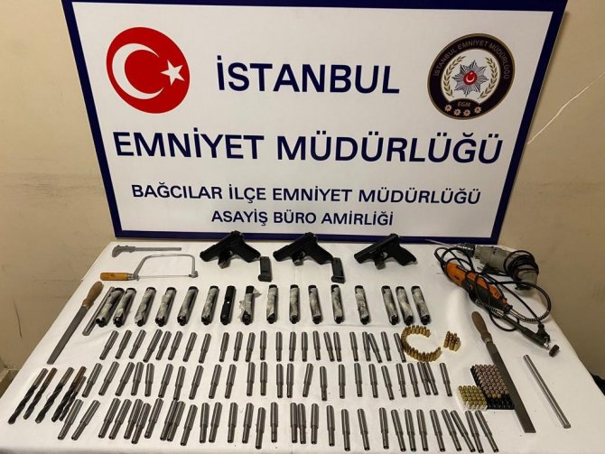 Bağcılar Ve Eyüpsultan’da Kaçak Silah Operasyonu: 16 Tabanca Ele Geçirildi