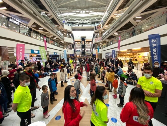 Spor Aş Tanıtım Günlerinde Miniklerle Buluşuyor