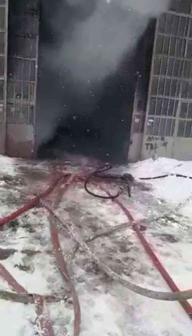 Kırşehir’de Oto Sevisinde Yangın