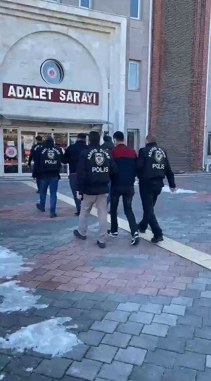 Kombi Dolandırıcıları Yakayı Ele Verdi