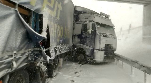 Kuzey Marmara Otoyolunda Yaklaşık 30 Araç Birbirine Girdi