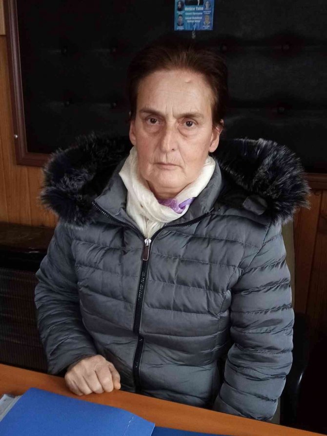 Bayan Muhtar Mahallesine Kapalı Durak İstiyor