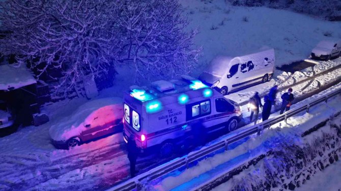 Maltepe’de Kayan Araç Dereye Uçtu, Sağlıkçı Yaralıları Bırakıp Gazetecilere Saldırdı