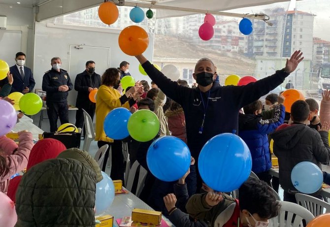 “Gezici Motivasyon Ve Eğitim Tırı” Ankara’da Öğrencilerle Buluştu