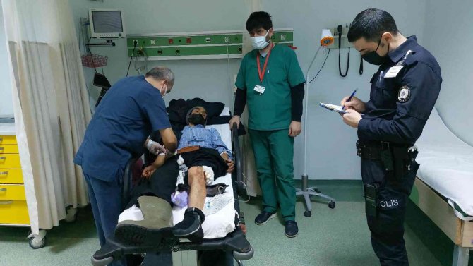 Pazarda Bıçaklı Saldırıya Uğrayan Seyyar Satıcı Hastanelik Oldu