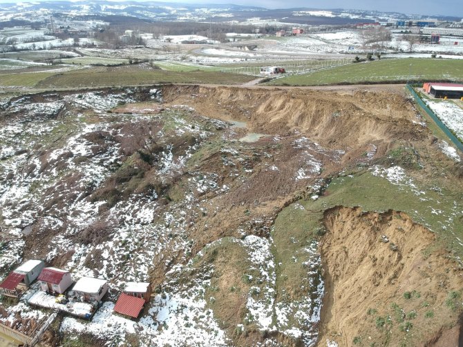 Sinop Demirci Köyü Limanında Heyelan