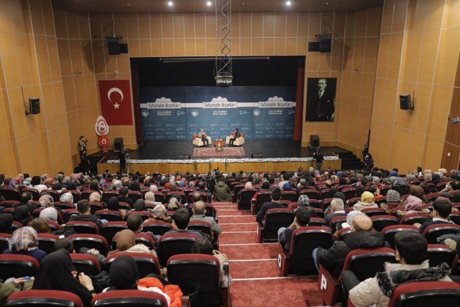 Eğitimci Yazar Sıtkı Aslanhan Sivaslılar İle Buluştu