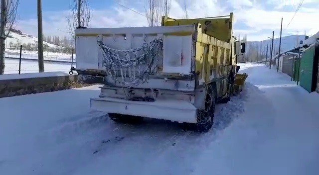 Ambulans Mahsur Kaldı, Yaşlı Hastaya Ekiplerin Çalışmasıyla Ulaşıldı