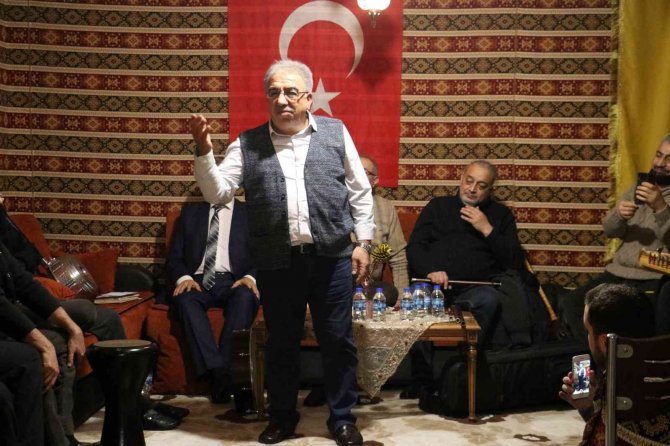 Unutulmaya Yüz Tutan Asırlık Geleneği Yaşatıyorlar