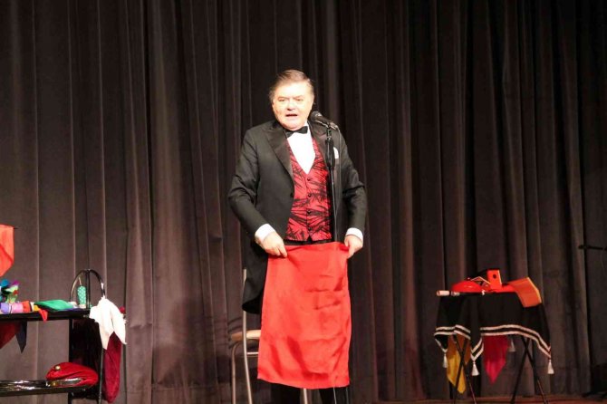 Ünlü İllüzyonist Sermet Erkin’den Yalova’da Gösteri