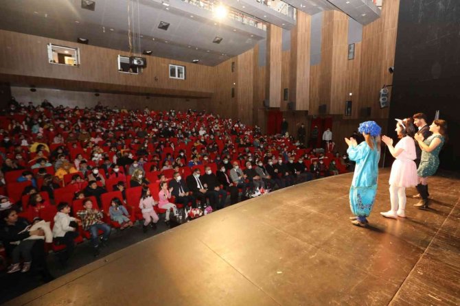 İ̇pekyolu Belediyesinden Öğrenciler İçin Yarıyıl Şenliği