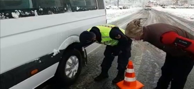 Jandarmadan Kış Lastiği Denetimi