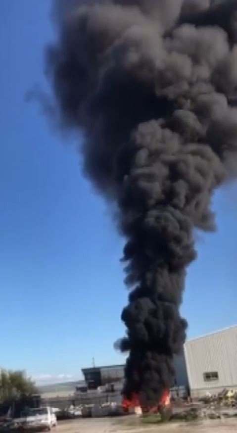 Antalya’da Hurdalık Yangını
