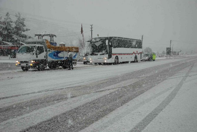 Antalya-konya Karayolunda Tır Ve Otobüslere İzin Verilmiyor