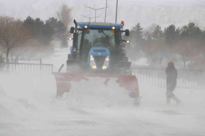 Sivas’ta 564 Köy Yolu Kapalı