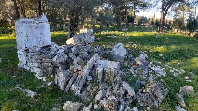 Aydınlı Doğaseverlerden, Tarihi Mezarları Koruma Çağrısı