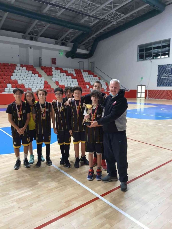 Bozüyük Belediyesi Eğitim Ve Spor Kulübü Basketbolda İl Birincisi Oldu