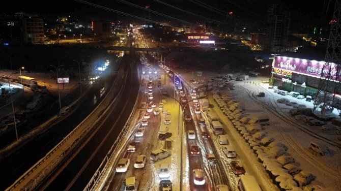 Beylikdüzü E-5’te Son Durum Havadan Görüntülendi