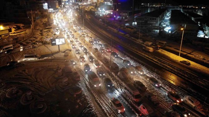 Beylikdüzü E-5’te Son Durum Havadan Görüntülendi