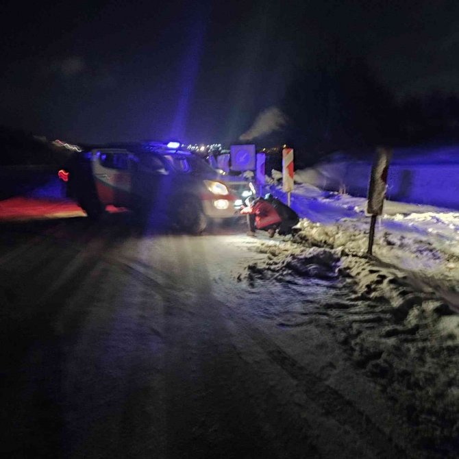 Bilecik’te Yoldan Çıkarak Kara Saplanan Aracın İmdadına Umke Yetişti