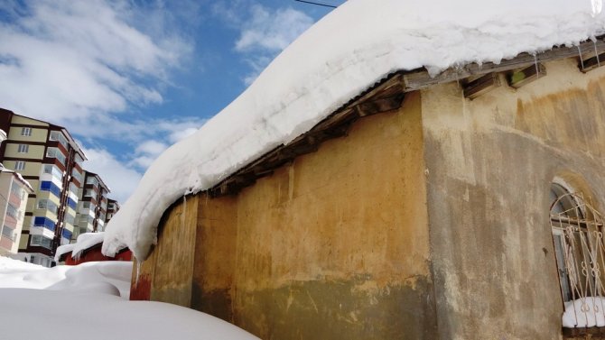 Bitlis’te Kapanan 282 Köy Yolundan 98’i Açıldı
