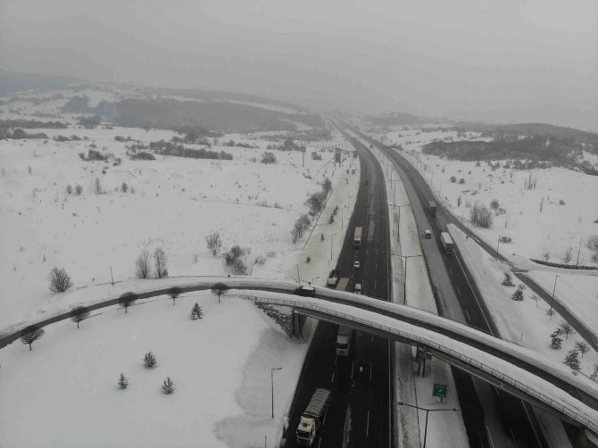 İ̇stanbul’a Giden Otobüslerin Bolu Geçişine İzin Veriliyor