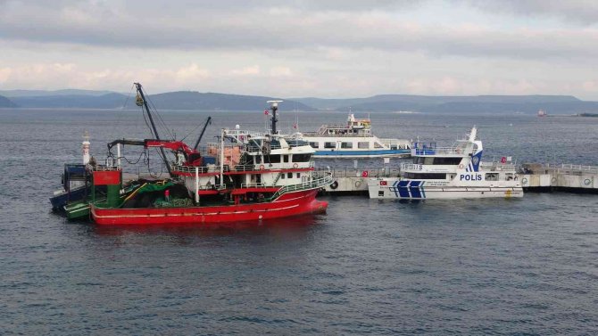 Bozcaada’ya Feribot Seferleri Yapılamıyor