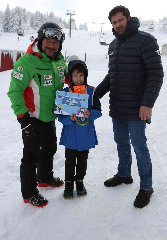 Bursa Büyükşehir Belediyespor Kayak-snowboard Kampları’nda İlk Dönem Tamamlandı