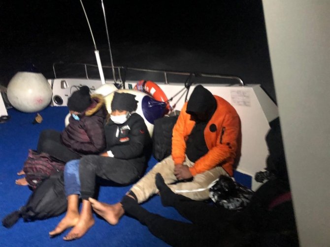 Çanakkale Açıklarında 6 Düzensiz Göçmen Kurtarıldı