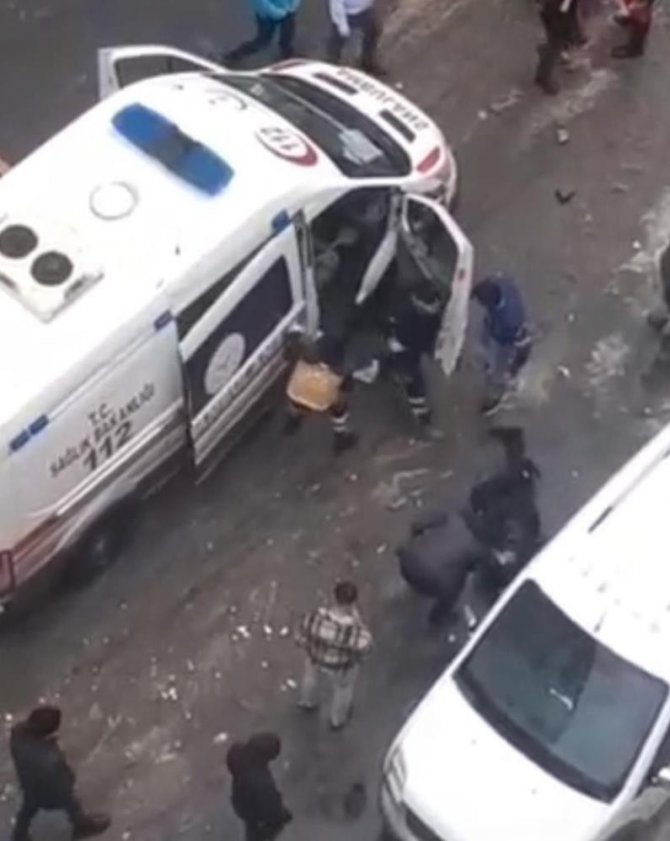 Diyarbakır’da Adliye Çıkışı Kavgada Ağır Yaralı Şahıs Hayatını Kaybetti