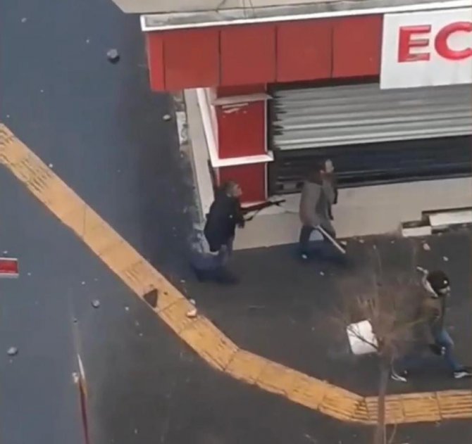 Diyarbakır’da Adliye Çıkışı Kavgada Ağır Yaralı Şahıs Hayatını Kaybetti