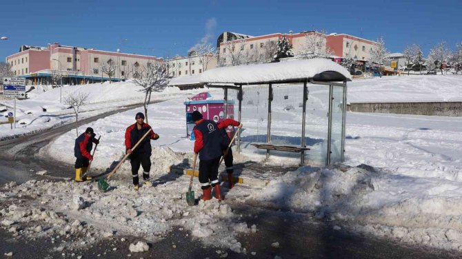 Kar Temizliği Her Yerde Sürecek