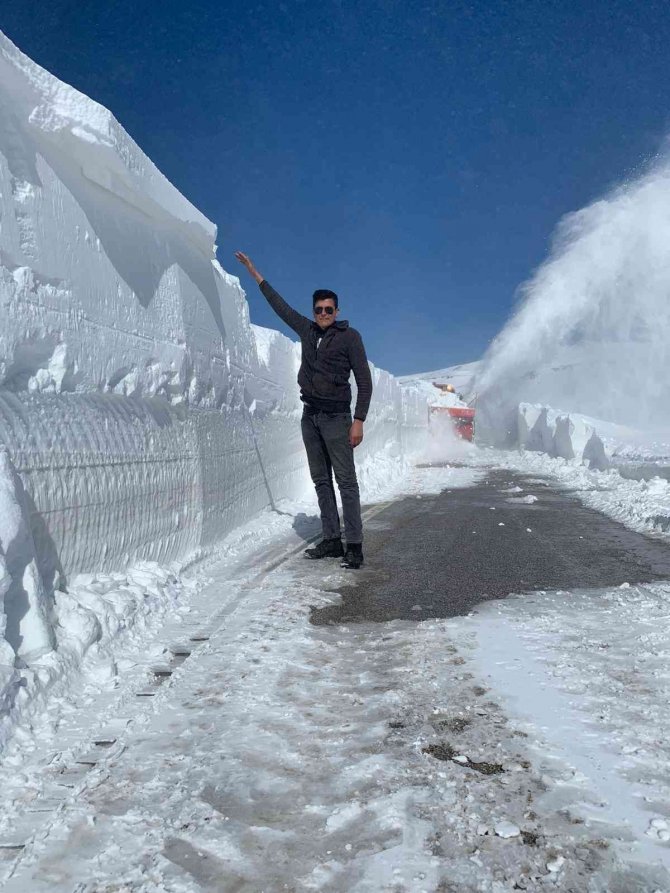 Kar Erzurum’da Hayatı Felç Etti, Bin 186 Mahallenin 700’üne Ulaşım Sağlanamıyor