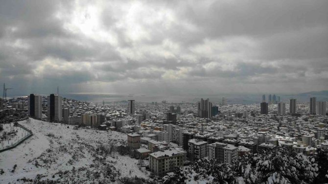 İ̇stanbul Beyaz Gelinliğini Giydi, Ortaya Kartpostallık Görüntüler Çıktı
