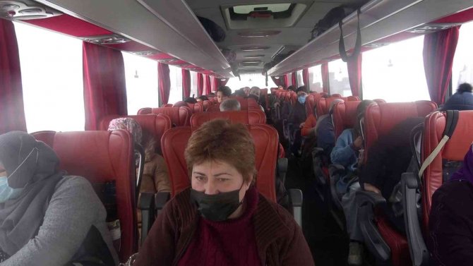 İ̇stanbul’a Gidemeyen Yolcular Saatlerdir Bolu’daki Tesislerde Bekletiliyor