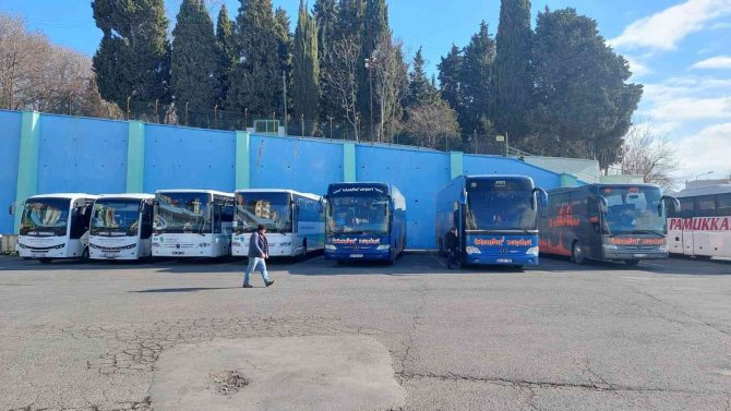 İ̇stanbul’daki Kar Ulaşım Sektörünü De Vurdu