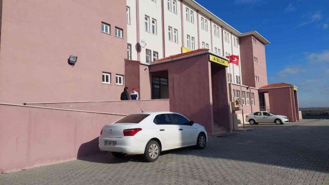 İ̇stanbul’a Kar Nedeniyle Gidemeyen 200 Kişi Trakya’da Yurtlara Yerleştirildi