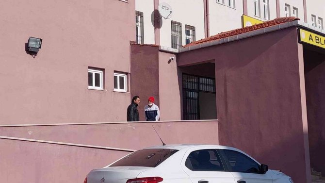 İ̇stanbul’a Kar Nedeniyle Gidemeyen 200 Kişi Trakya’da Yurtlara Yerleştirildi