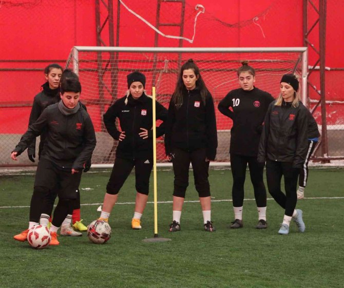 Sivasspor, Trabzonspor’u Yenmeyi Hedefliyor!