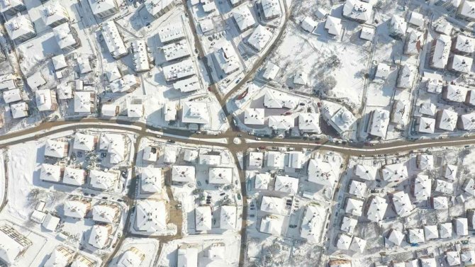 Safranbolu’da Ekiplerin Hummalı Çalışmaları Ulaşımın Aksamasını Engelledi