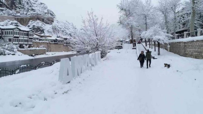 Amasya’da Kartpostallık Kış Masalı