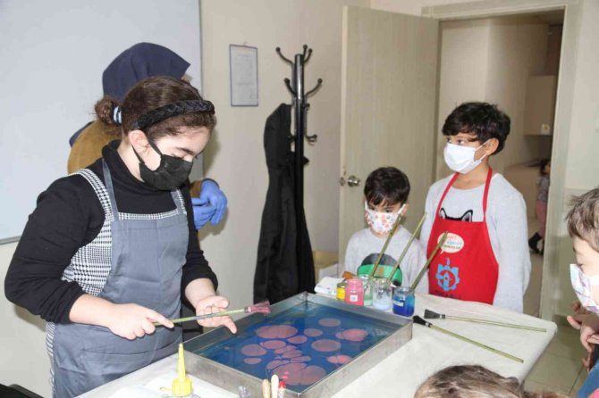 Öğrenciler Ebru Sanatı İle Buluşuyor