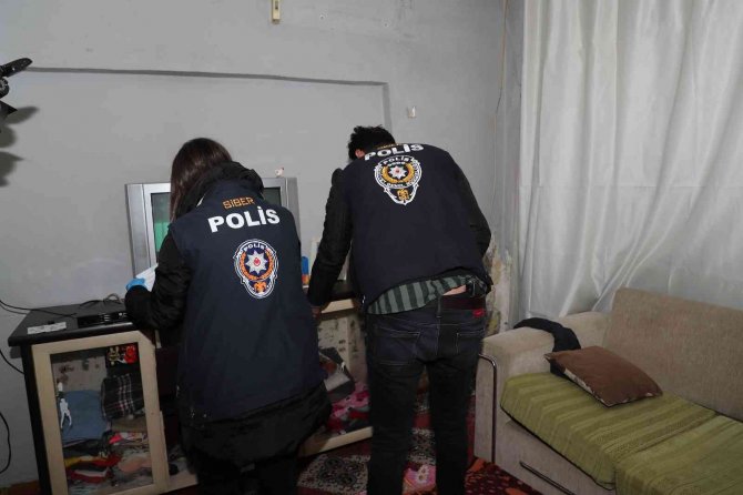 Mersin Merkezli 4 İlde Dolandırıcılara Şafak Operasyonu: 10 Gözaltı