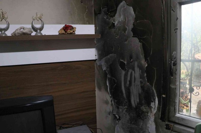 Oğlunun Eve Getirdiği Hoparlör Bomba Gibi Patladı, Ölümden Son Anda Kurtuldular