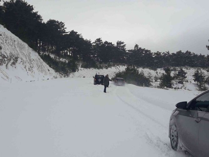 Muğla-denizli Karayolu Kar Nedeniyle Ulaşıma Kapandı